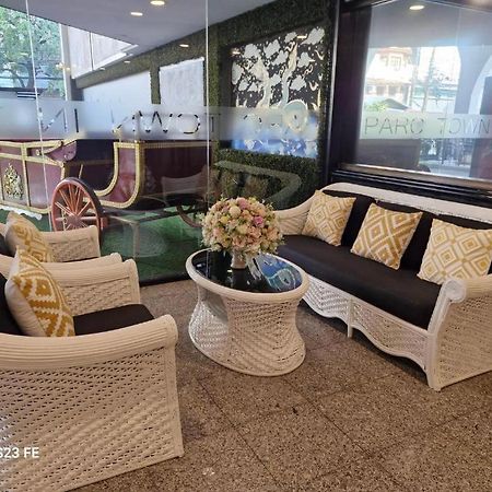 Town In Town Gardent Resort Bangkok Luaran gambar
