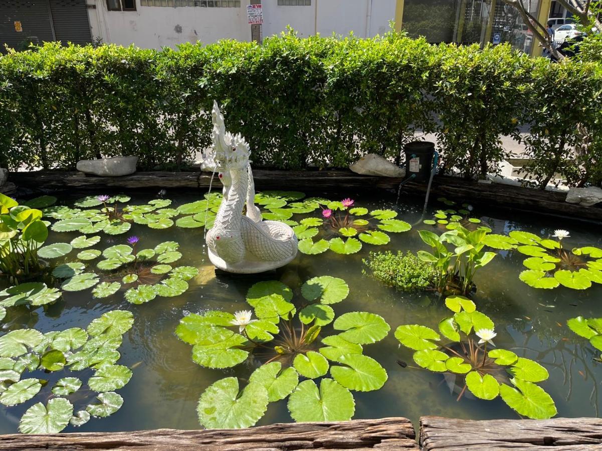 Town In Town Gardent Resort Bangkok Luaran gambar