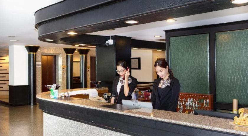 Town In Town Gardent Resort Bangkok Luaran gambar