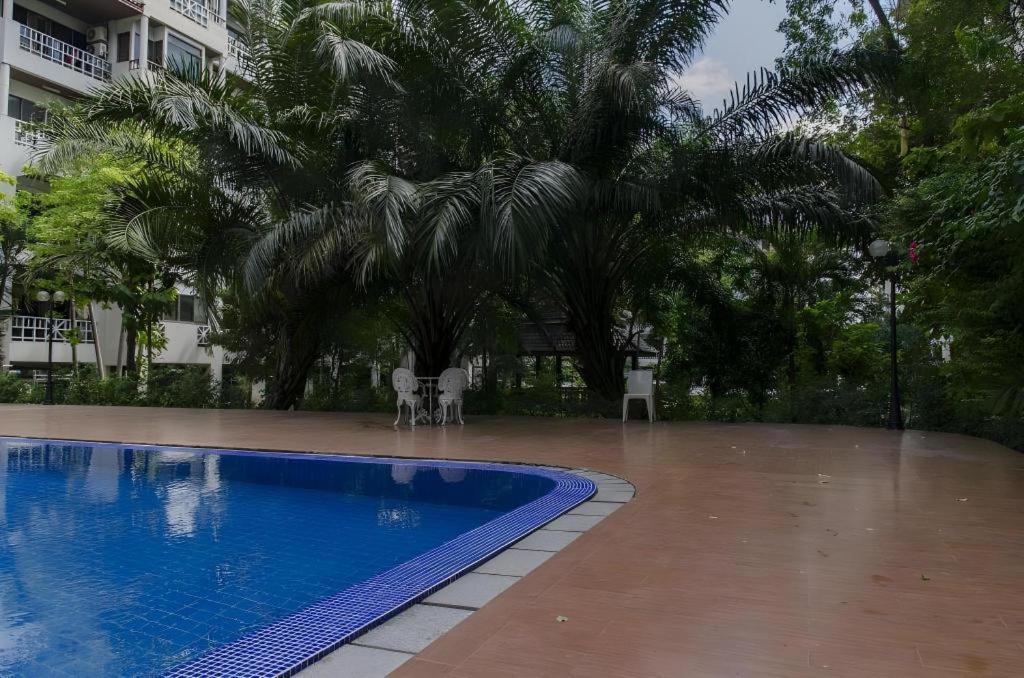 Town In Town Gardent Resort Bangkok Luaran gambar