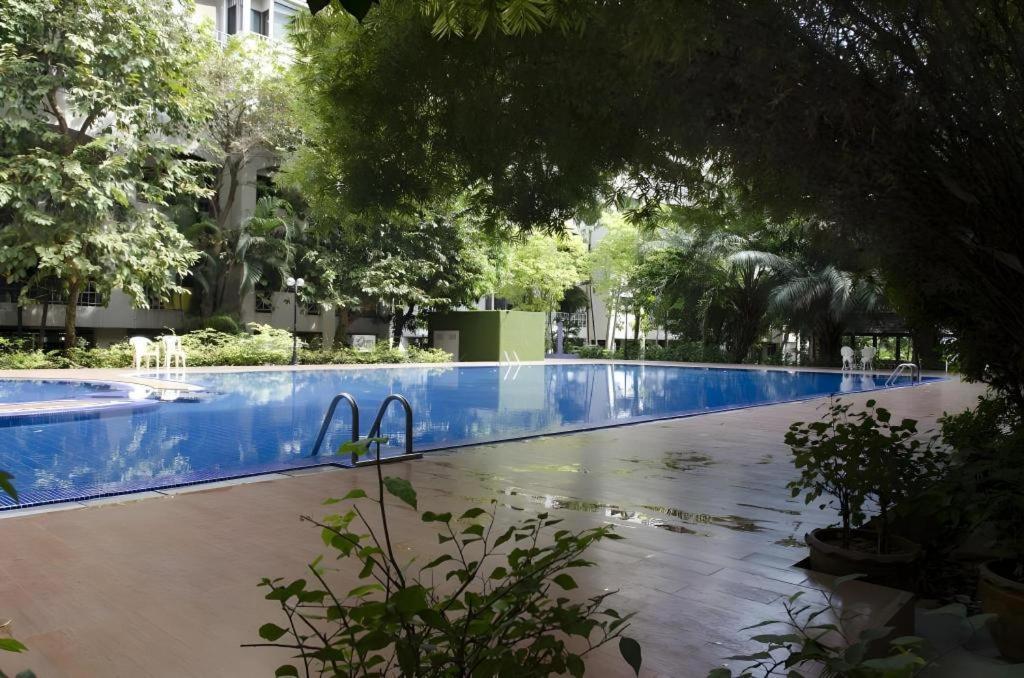 Town In Town Gardent Resort Bangkok Luaran gambar