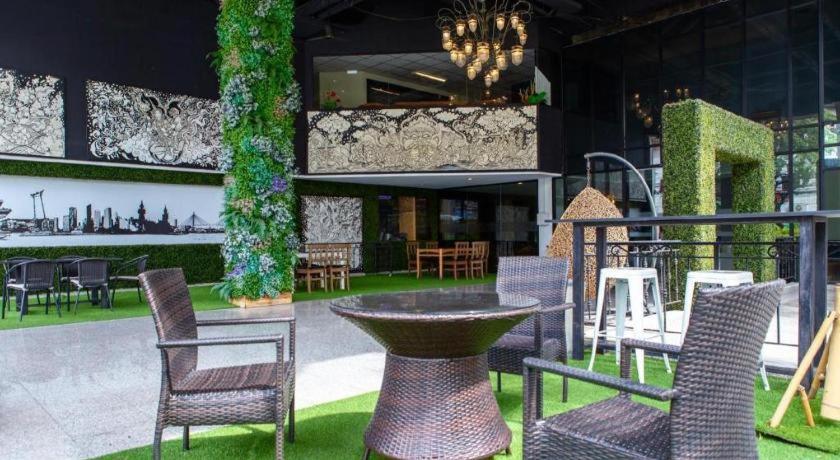 Town In Town Gardent Resort Bangkok Luaran gambar