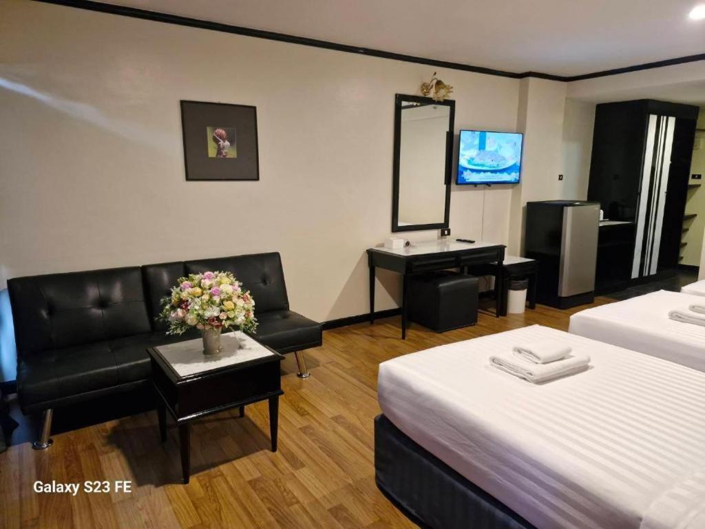 Town In Town Gardent Resort Bangkok Luaran gambar