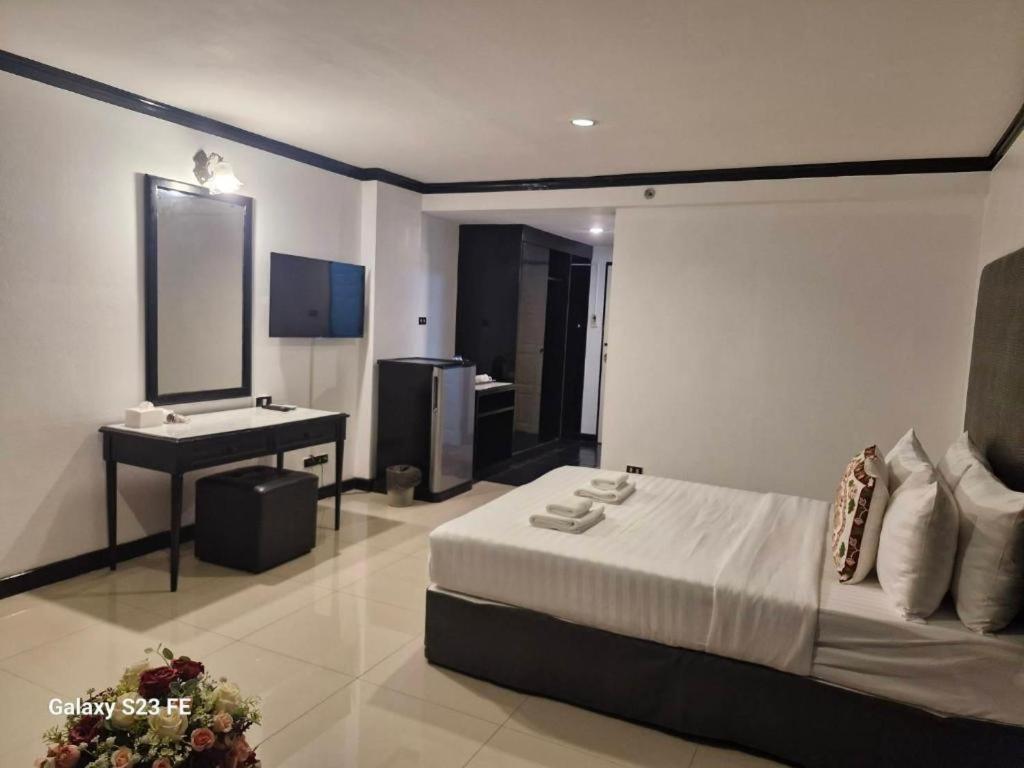 Town In Town Gardent Resort Bangkok Luaran gambar