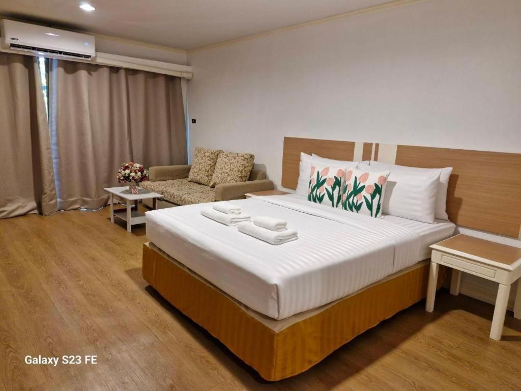 Town In Town Gardent Resort Bangkok Luaran gambar